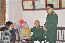 Lãnh đạo Bộ tư lệnh Quân khu chúc tết tại tỉnh Bắc Kạn